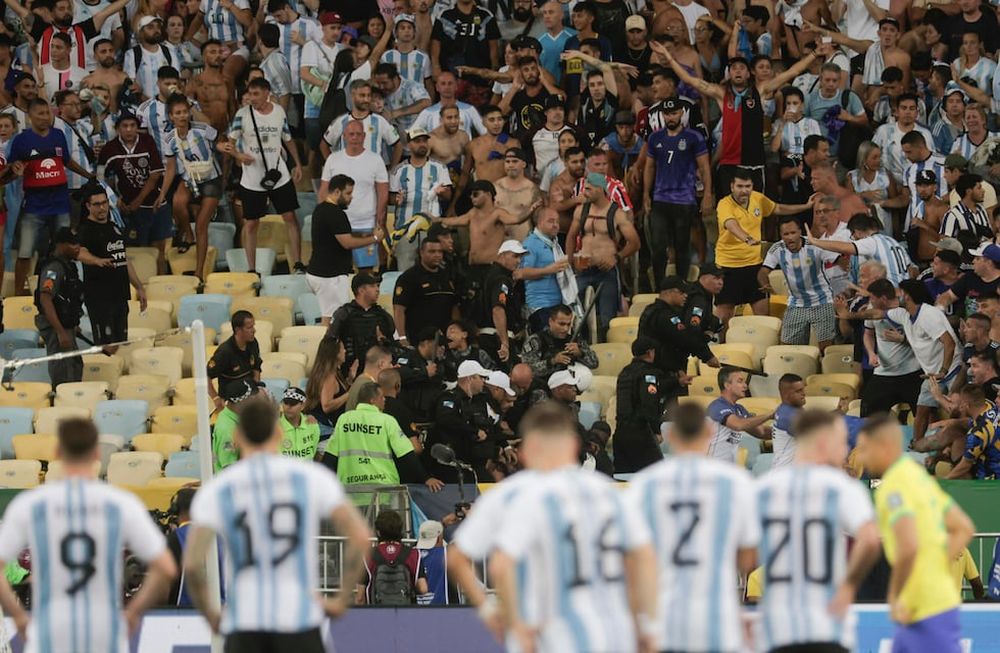 El pasado miércoles, la Conmebol condenó los actos de violencia en la previa al partido Brasil-Argentina y dejó constancia de que la FIFA tiene “atribuciones exclusivas” en la organización del certamen. Foto: Gentileza