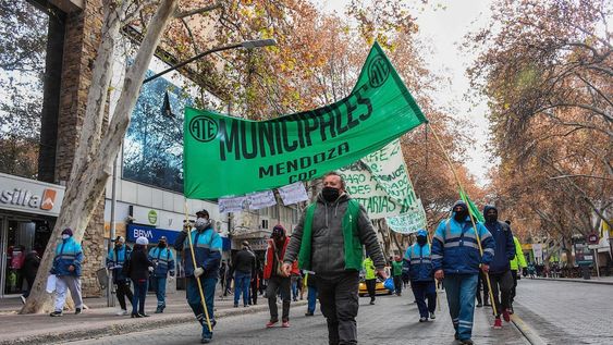 El titular de ATE, Roberto Macho, se mostró a favor de sancionar a un empleado estatal que no pudo justififcar sus faltas. Foto: Mariana Villa / Los Andes
