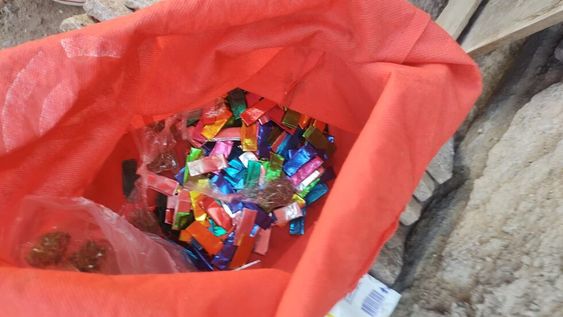 Tras arduos allanamientos en el barrio Santa Teresita de Las Heras lograron atrapar al supuesto puntero de la narco banda Los Canavvis. - Gentileza / Ministerio de Seguridad