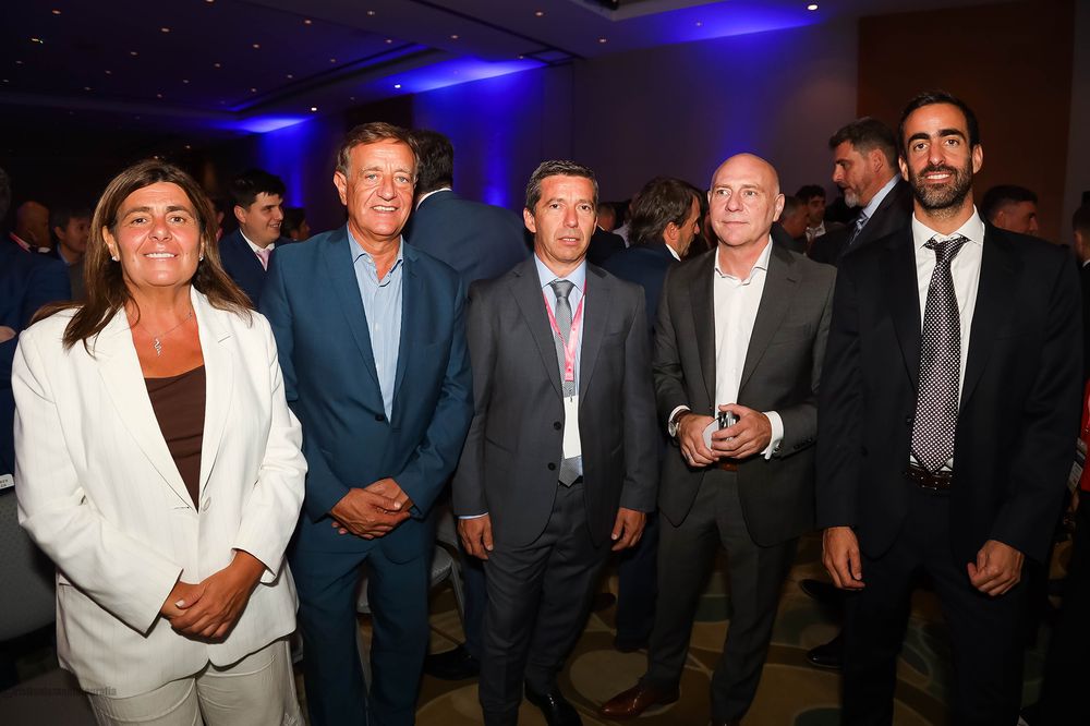 Mariana Juri, Rodolfo Suárez, Peti Lombardi, Dalmiro Garay y Víctor Fayad. 