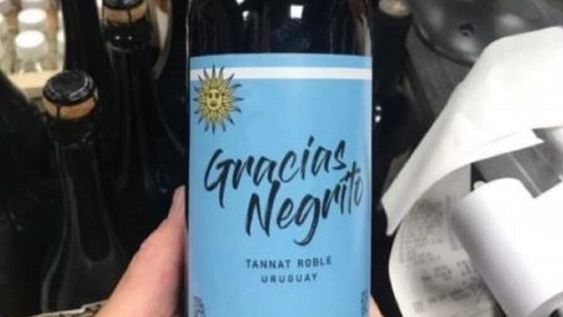 Vino uruguayo que en apoyo a Cavani lleva el nombre de Gracias Negrito.