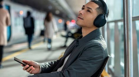Los auriculares Sony WH1000XM5 son los mejores del mercado y es un producto de tecnología que es más barato en Argentina que Estados Unidos.