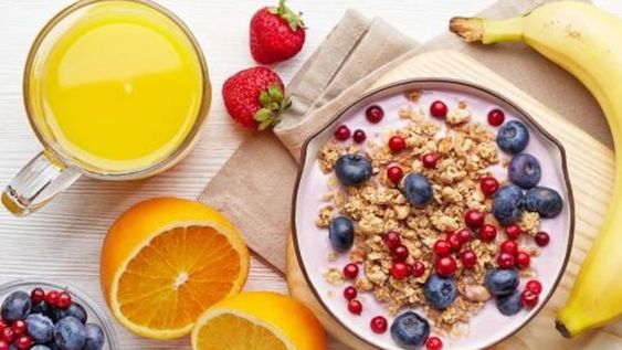 Nuestro organismo no se toma vacaciones y los nutrientes esenciales como el calcio, la vitamina D, vitamina A, hierro, zinc, vitamina C, entre otros, siguen siendo actores principales en la salud.