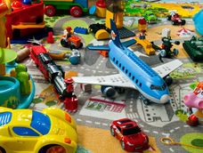 los juguetes viejos no los tires, tenes un tesoro en casa: dos formas practicas de reutilizarlos