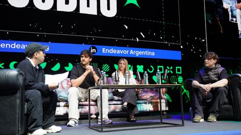 El emprendedor e influencer mendocino Federico Robello, fundador de Guchini participó de un panel en Endeavor Argentina Sub20 junto a Melina Caporaletti, fundadora de Movi Go y Valentín de Antonio, co-fundador y CEO de Qaizen y moderado por Nacho Elizalde. 