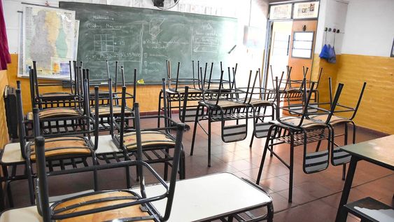 Vacías. Los alumnos de todas las escuelas de la provincia dejaron de asistir a las escuelas en marzo, debido a la pandemia.Foto: Mariana Villa / Los Andes