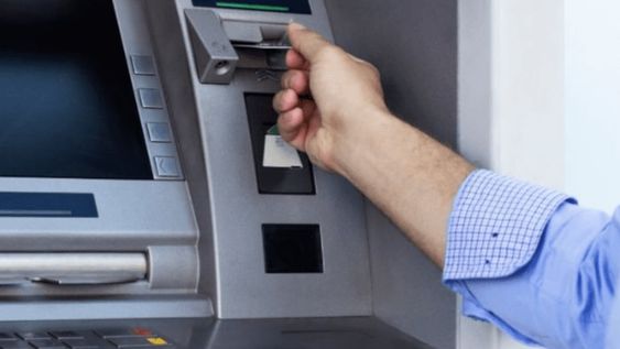 Qué pasará con los cajeros el fin de semana largo