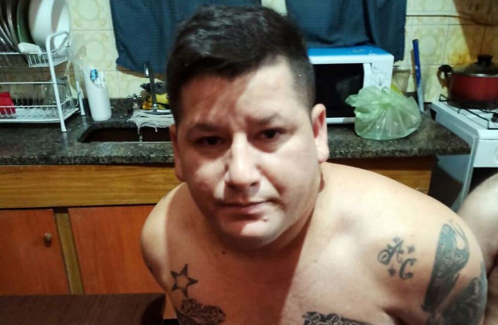 Un señalado líder narco del partido de San Martín apodado El Paisa fue detenido en las últimas horas junto a otras seis personas en el marco de una causa por venta de drogas en esa zona y ahora se investiga si tuvo relación con la comercialización de la cocaína adulterada que provocó la muerte de 20 personas en distintas localidades del oeste y noroeste del conurbano. (Ministerio de Seguridad de la provincia de Buenos Aires)