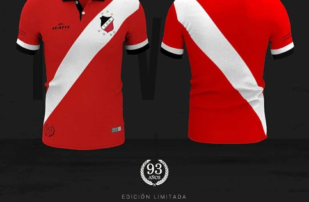 Maipú junto a Leatix, su indumentaria, lanzaron el primer modelo Retro de camisetas camino a su centenario. Camiseta utilizada en 1964 y 1977.