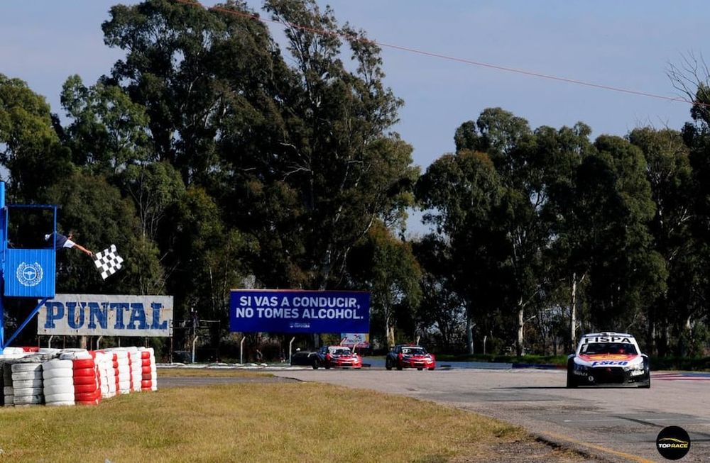 Una vuelta a bordo en un Top Race en Río Cuarto