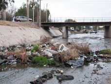 Cada año se retiran toneladas de basura del dique Papagayos/ Foto: Prensa Gobierno de Mendoza