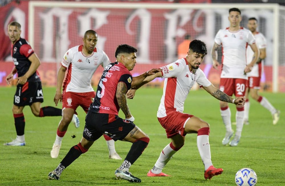 Huracán ganó en Rosario y es líder junto a Vélez. / Gentileza.