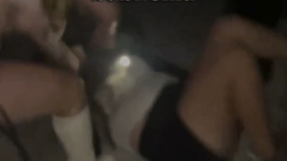 Video: brutal pelea entre mujeres en medio del show de un conocido trapero en un boliche de Mendoza