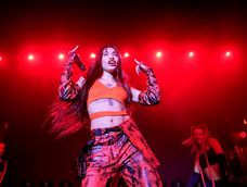 María Becerra actuará en el Cosquín Rock 2022 y va camino a los Latin Grammy.