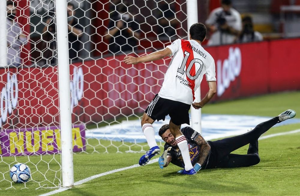 El zurdo marcó el primer tanto, mientras que el segundo lo convirtió Matías Suárez.
