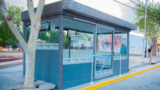 Parada de colectivos climatizada en San Juan. (Foto: Rivadavia.gob.ar)