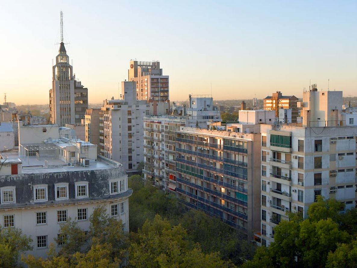 26 de abril 2022 Mendoza  SociedadAmanece en MendozaEl Servicio Meteorológico Nacional anuncia para esta jornada Viento ZondaFoto: Orlando Pelichotti / Los Andes
