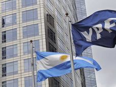 JP Morgan recomendó invertir en YPF. Foto: NA