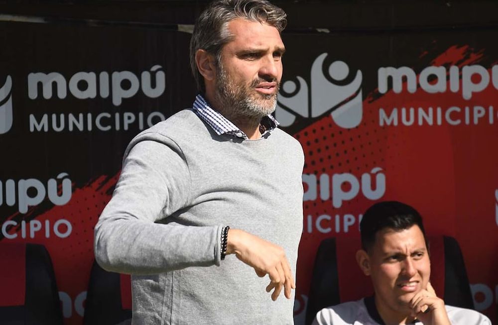 Juan Manuel Sara no seguirá como DT del Deportivo Maipú.