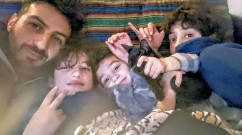 Marcelo es un ejemplo de responsabilidad, esfuerzo,constancia y ternura. Lleva la crianza de sus hijos de 5, 9 y 14 años, y de unhijastro de 26 que está por hacerlo abuelo. | Foto: gentileza