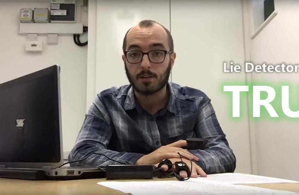 Viajero en el tiempo asegura que vino del año 8973 y se anima al detector de mentiras