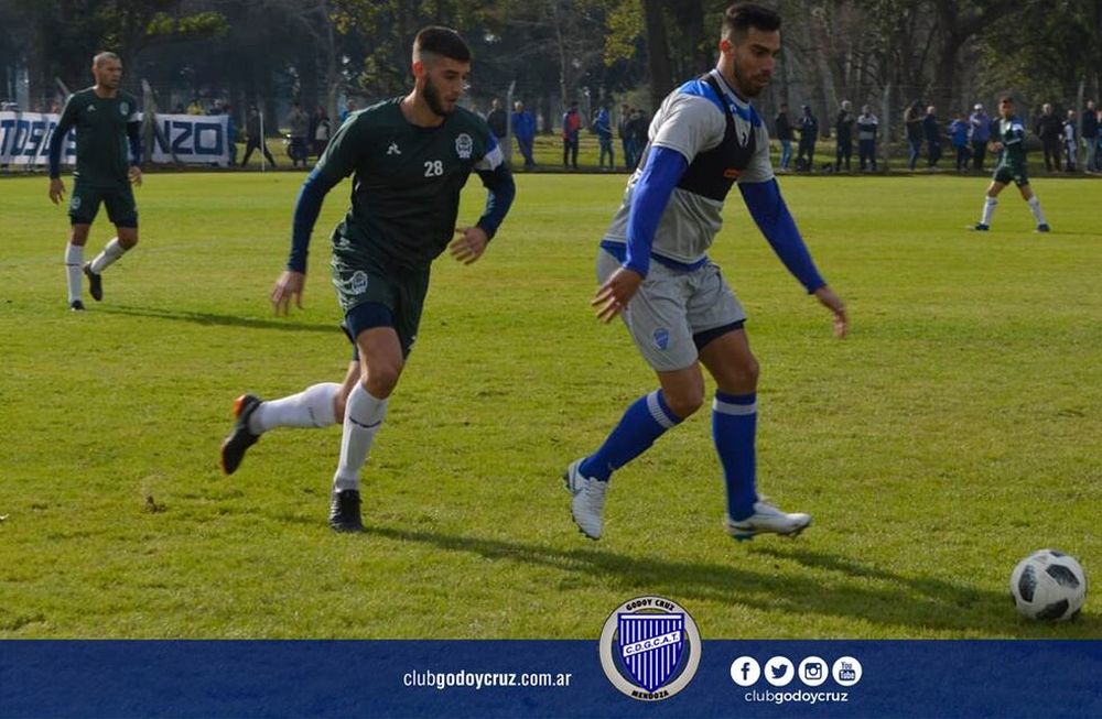 Pese a la derrota, el Tomba mostró su identidad de juego