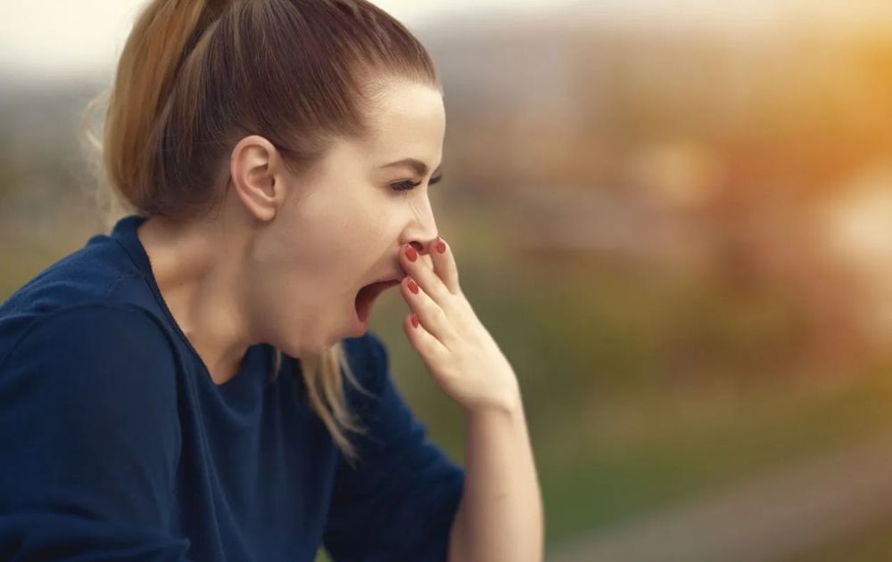 Bostezar porque lo hizo otra persona segundos antes es un acto empático pero tiene algunas respuestas psicológicas sorprendentes.