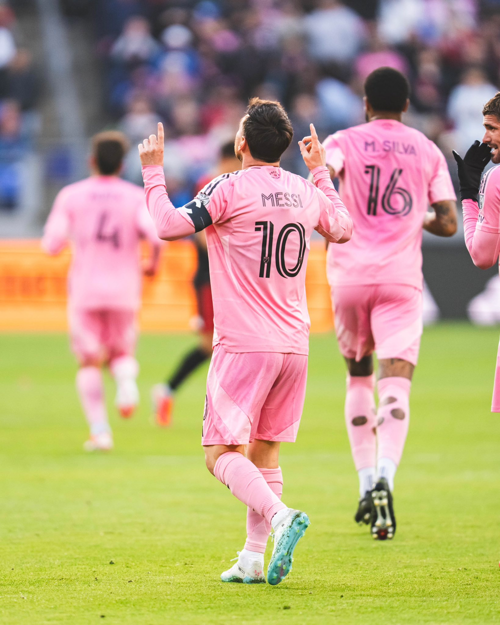 Lionel Messi qued&oacute; a un gol de concretar sus 900 tantos.&nbsp;
