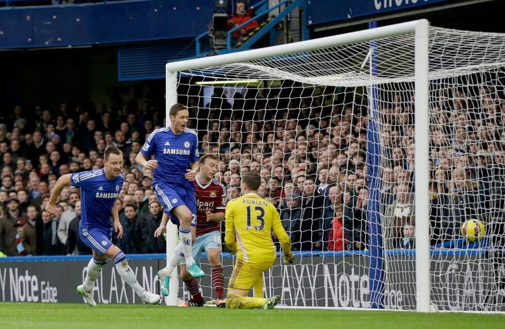 Chelsea ganó en el Boxing Day y se afianza como líder