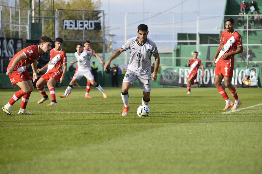 San Mart&iacute;n de San Juan vs Deportivo Maip&uacute;&nbsp;