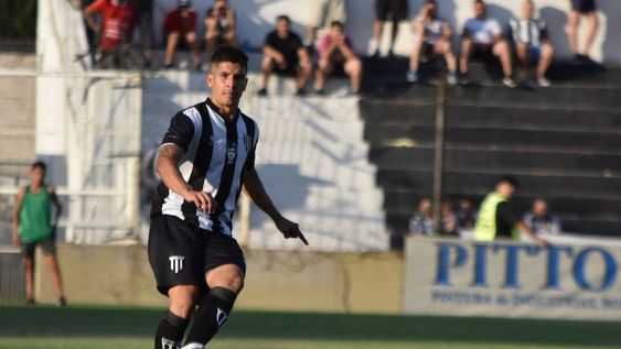 El Lobo va en busca de un volante central