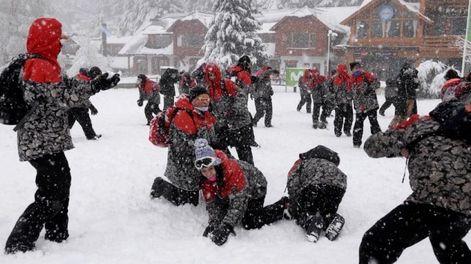 El Gobierno anunció cambios en los viajes de egresados: eliminó la “cuota cero”