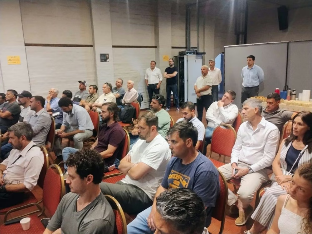 Taller participativo por el proyecto minero Cobre San Romeleo, previo a la audiencia pública