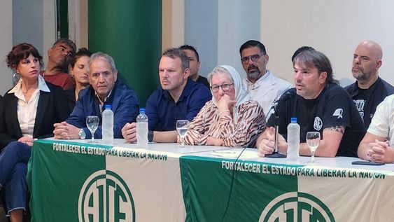 Sergio Palazzo, diputado nacional del Frente de Todos por la provincia de Buenos Aires y titular de La Bancaria, en la a conferencia de prensa ofrecida por el titular de ATE Capital, Daniel Catalano. Foto: Noticias Argentinas