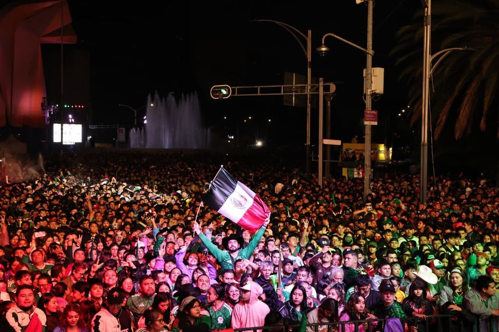 Multitudinaria celebración en México tras la victoria frente a Ecuador. 