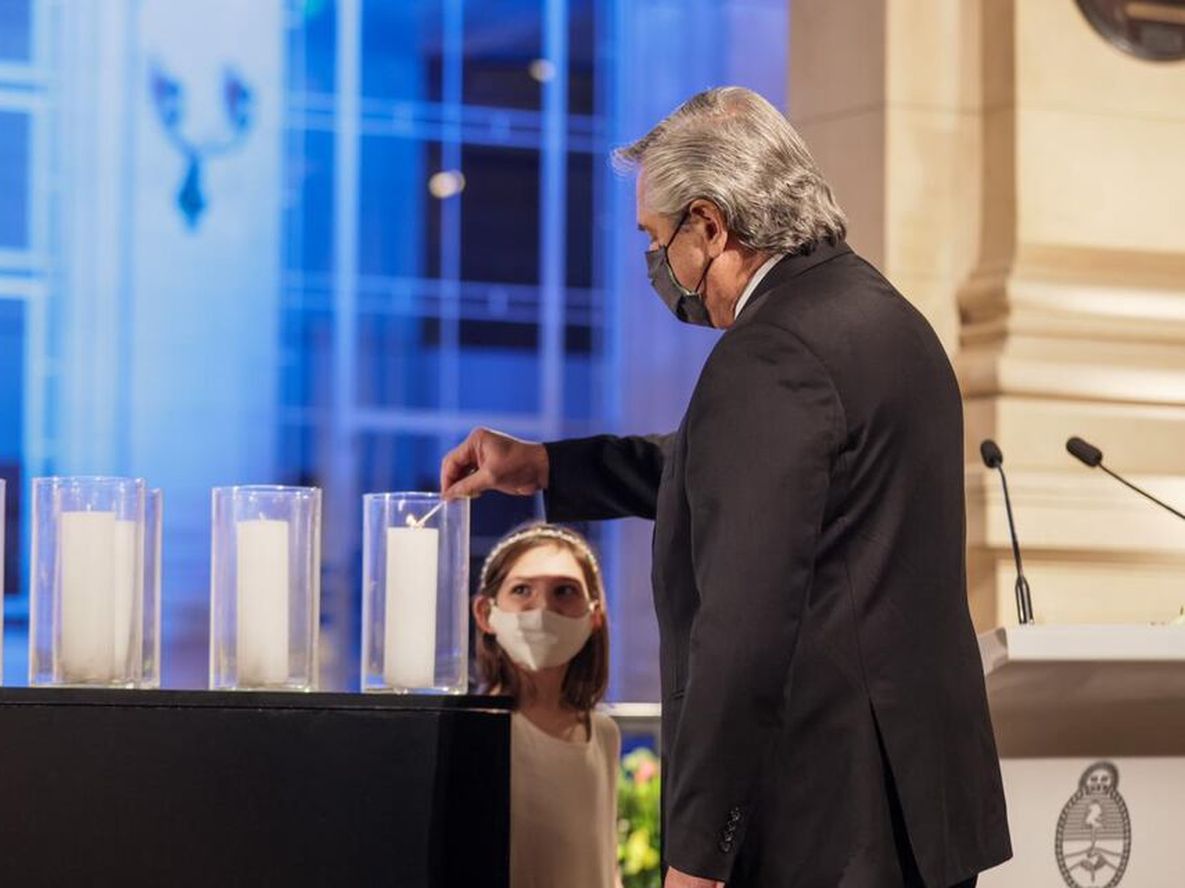 Alberto Fernández en el acto homenaje a los fallecidos por el Covid-19.