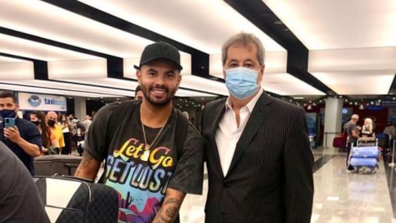 Edwin Cardona llegó a la Argentina para sumarse a Racing.