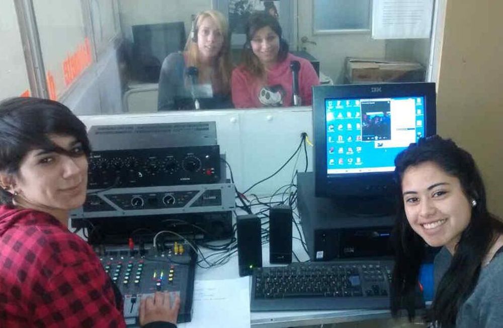 Unos 6 mil estudiantes de Mendoza llegan con las radios escolares a las redes sociales