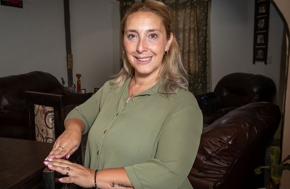 Yamila Sánchez es mendocina logró ser licenciada en Acompañamiento Terapéutico estudiando a distancia porque en Mendoza no existe esta formaciónEs la segunda en obtener este título y la única en ejercicioFoto: Ignacio Blanco / Los Andes