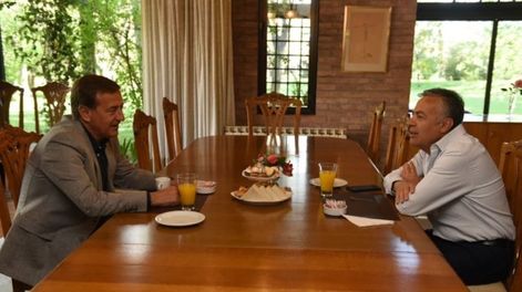 Rodolfo Suarez y Alfredo Cornejo.