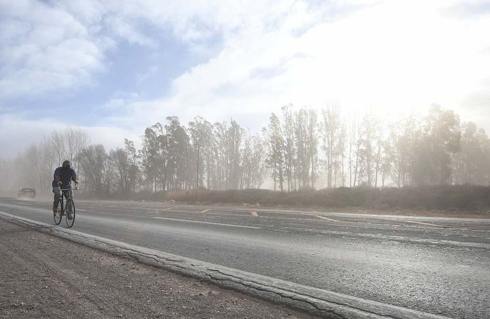 El miércoles las fuertes ráfagas se sintieron en gran parte de Mendoza y dejó daños en varios departamentos. Foto: José Gutierrez / Los Andes