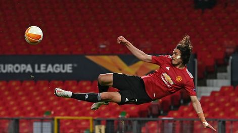 Edinson Cavani la rompe en Inglaterra y cada vez está más lejos de sumarse a Boca Juniors. / archivo