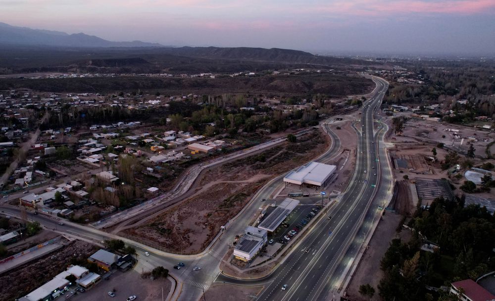 El régimen alcanzará a inmuebles beneficiados por obras viales provinciales y permitirá recuperar parte de la inversión pública en un plazo de diez años.