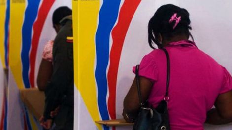 Los Andes | Dos candidatos que no pertenecen a los partidos tradicionales van por la presidencia de Colombia el próximo domingo. Ambos con similares chances.