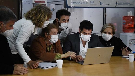 Mendoza 19 de agosto de 2021  Reunión de AMPROS y el Gobierno en la Subsecretaria de Trabajo.Mesa representantes de AMPROSFoto: José Gutierrez / Los Andes