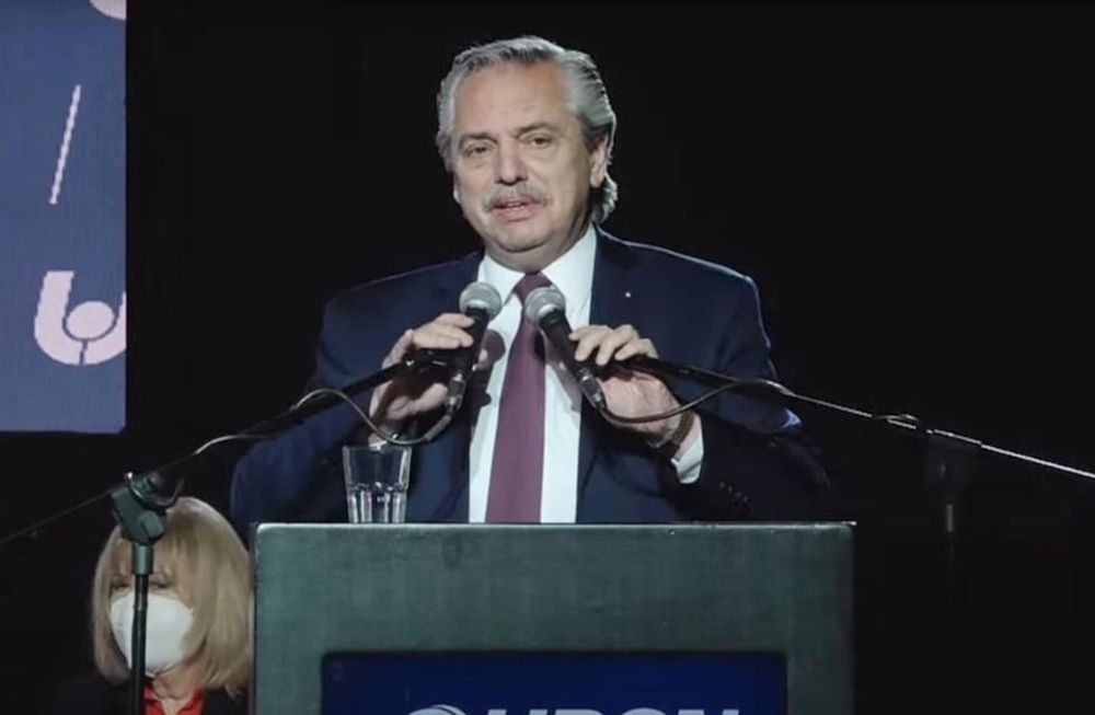 Alberto Fernández en el acto de UPCN por la inauguración de un hospital.