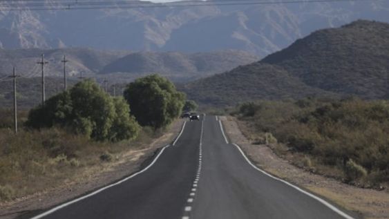 Suarez anunció la finalización de las obras viales en los diques de Los Reyunos y El Tigre