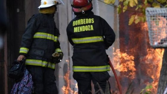 Un  bombero se negó a ir a un incendio en Monte Comán y el Gobierno lo echó