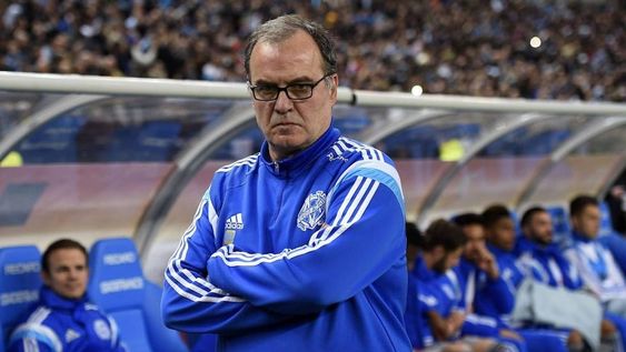El Olympique de Bielsa goleó al Lens y sigue cerca del líder PSG