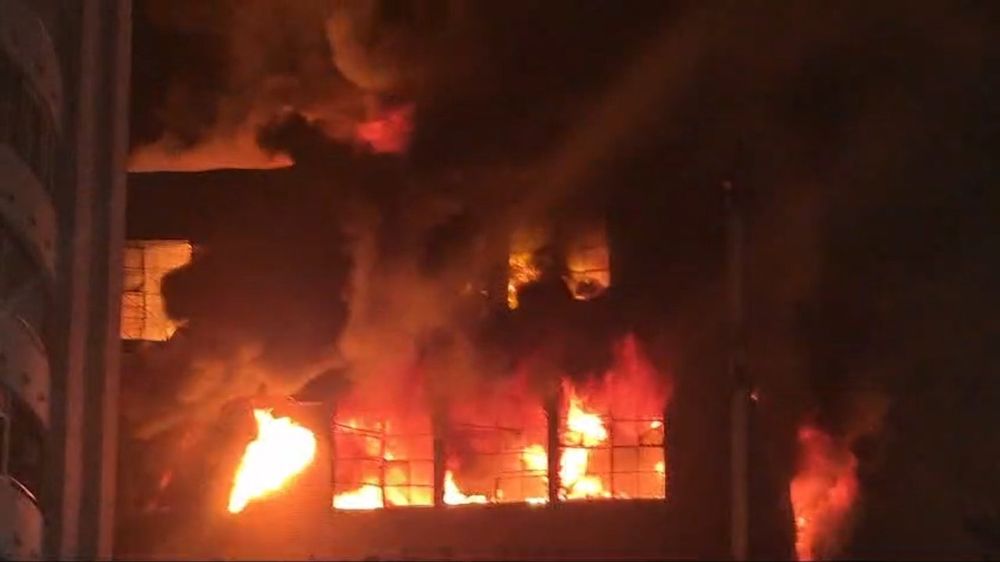 Un incendio provocó el desmoronamiento de un galpón.